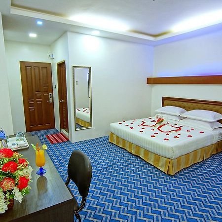 Perfect Hotel Мандалей Екстериор снимка