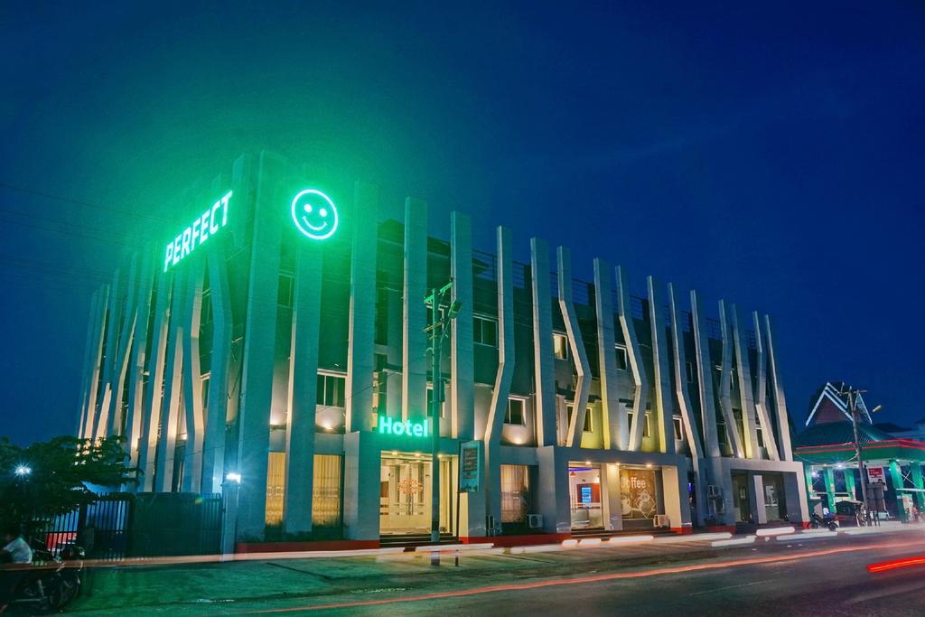 Perfect Hotel Мандалей Екстериор снимка
