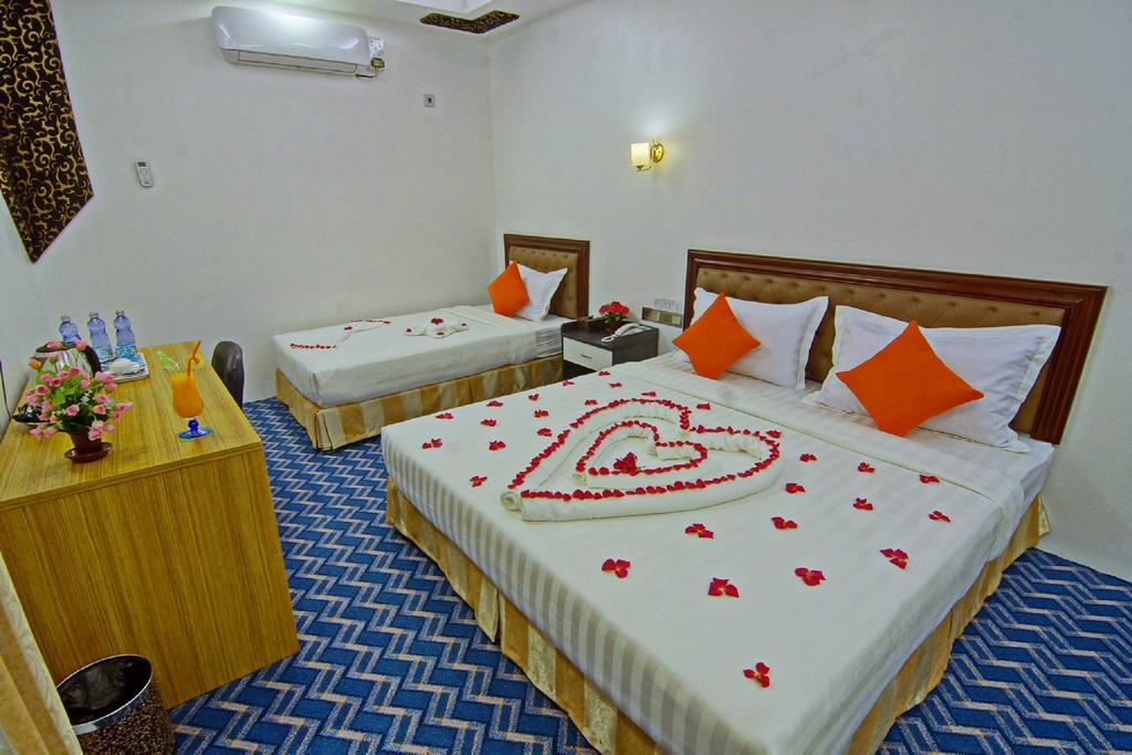 Perfect Hotel Мандалей Екстериор снимка