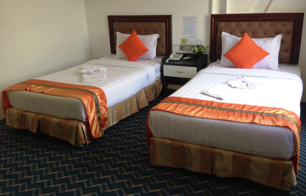 Perfect Hotel Мандалей Екстериор снимка