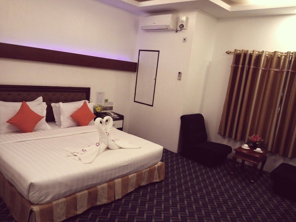 Perfect Hotel Мандалей Екстериор снимка