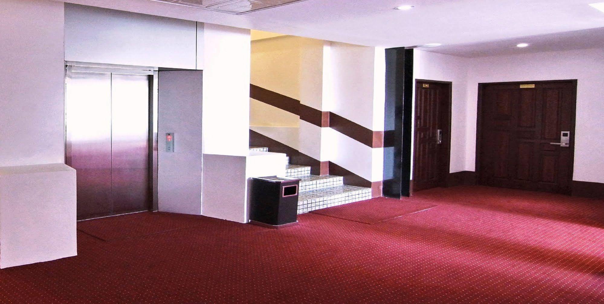Perfect Hotel Мандалей Екстериор снимка