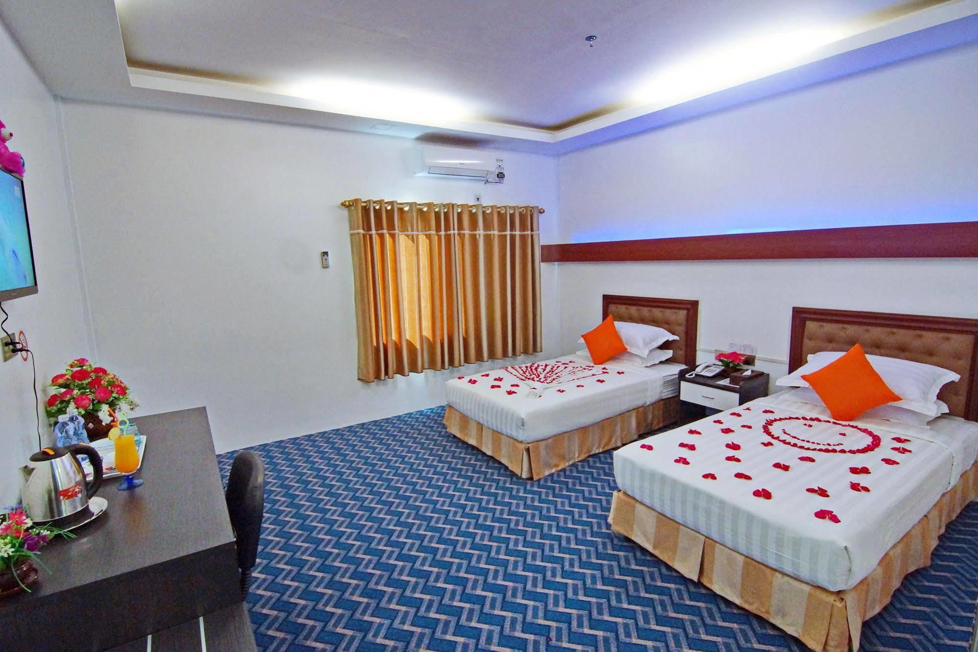 Perfect Hotel Мандалей Екстериор снимка